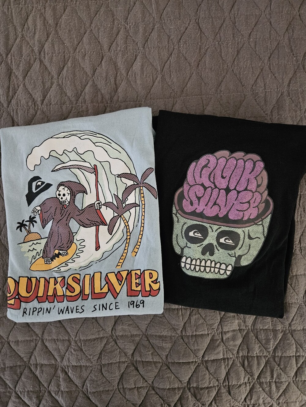 2 Quiksilver Boys Large T Shirts